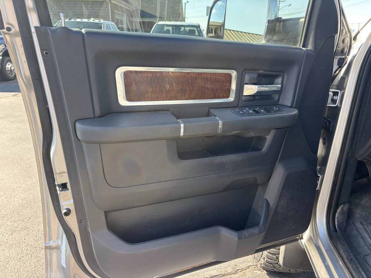 Used 2010 Dodge Ram 3500 Truck Laramie w/ Protection Group AWD/4WD image 10