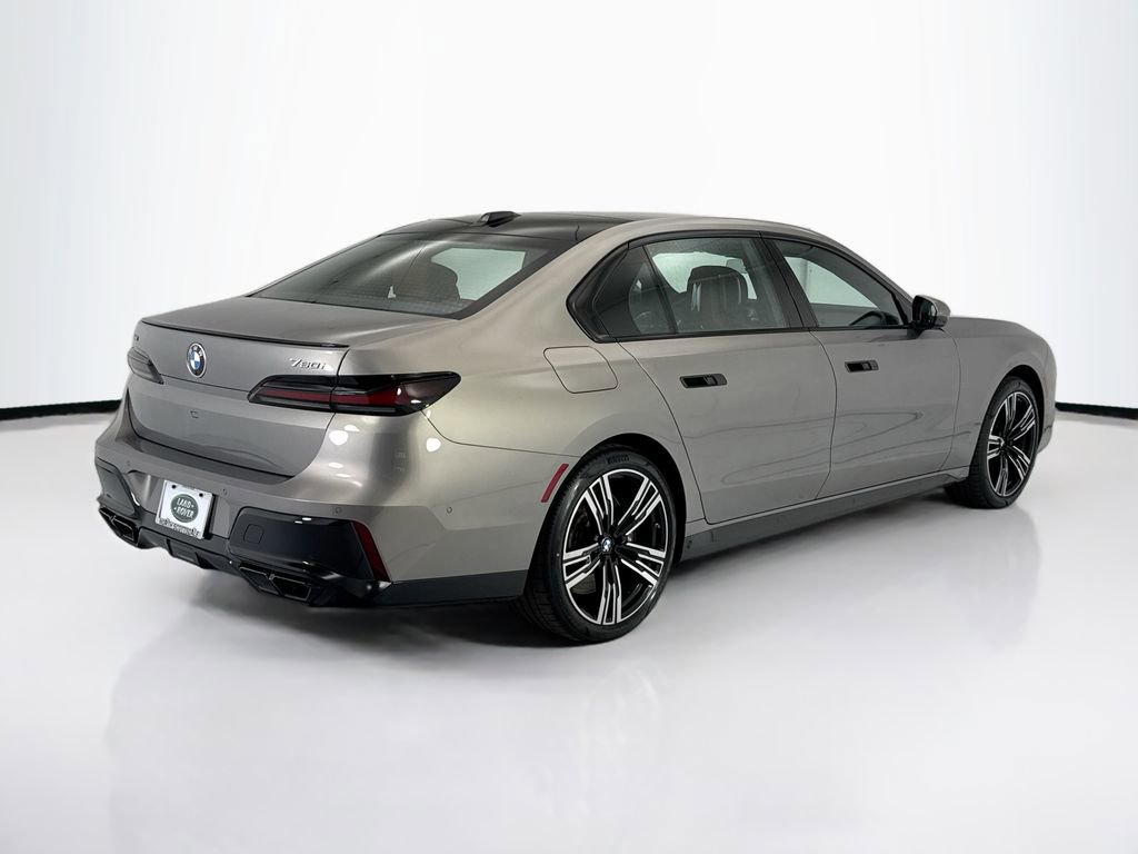 Used 2023 BMW 760i xDrive AWD/4WD image 5
