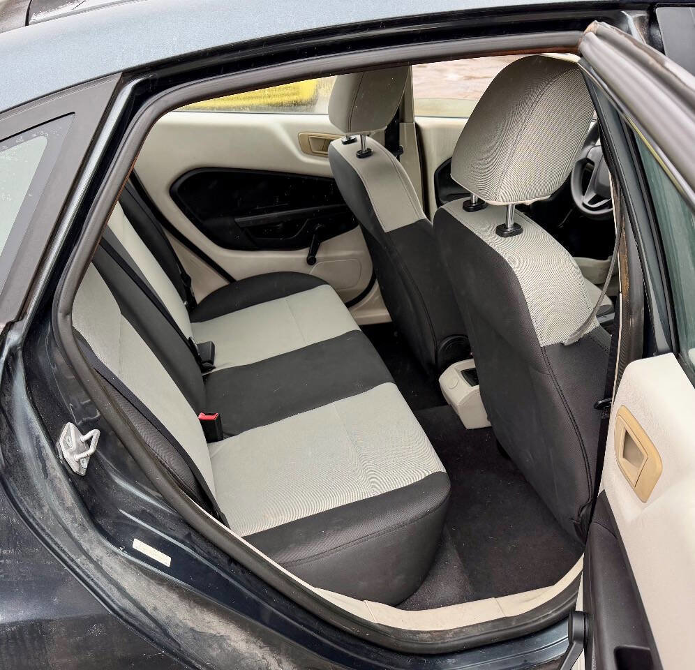 Used 2011 Ford Fiesta S image 16