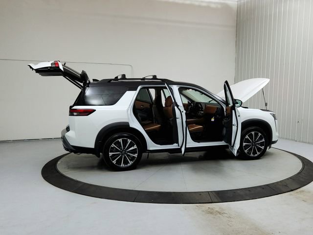 New 2026 Nissan Pathfinder Platinum image 15
