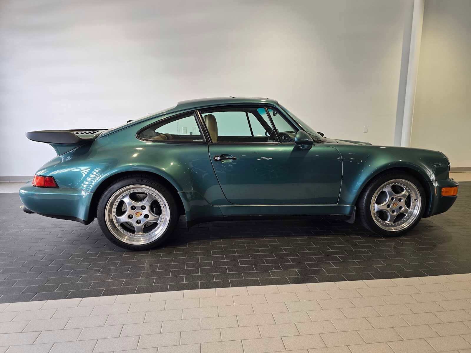 Used 1991 Porsche 911 Turbo image 8