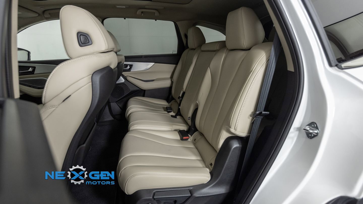 Used 2025 Acura MDX w/ Technology Package image 32