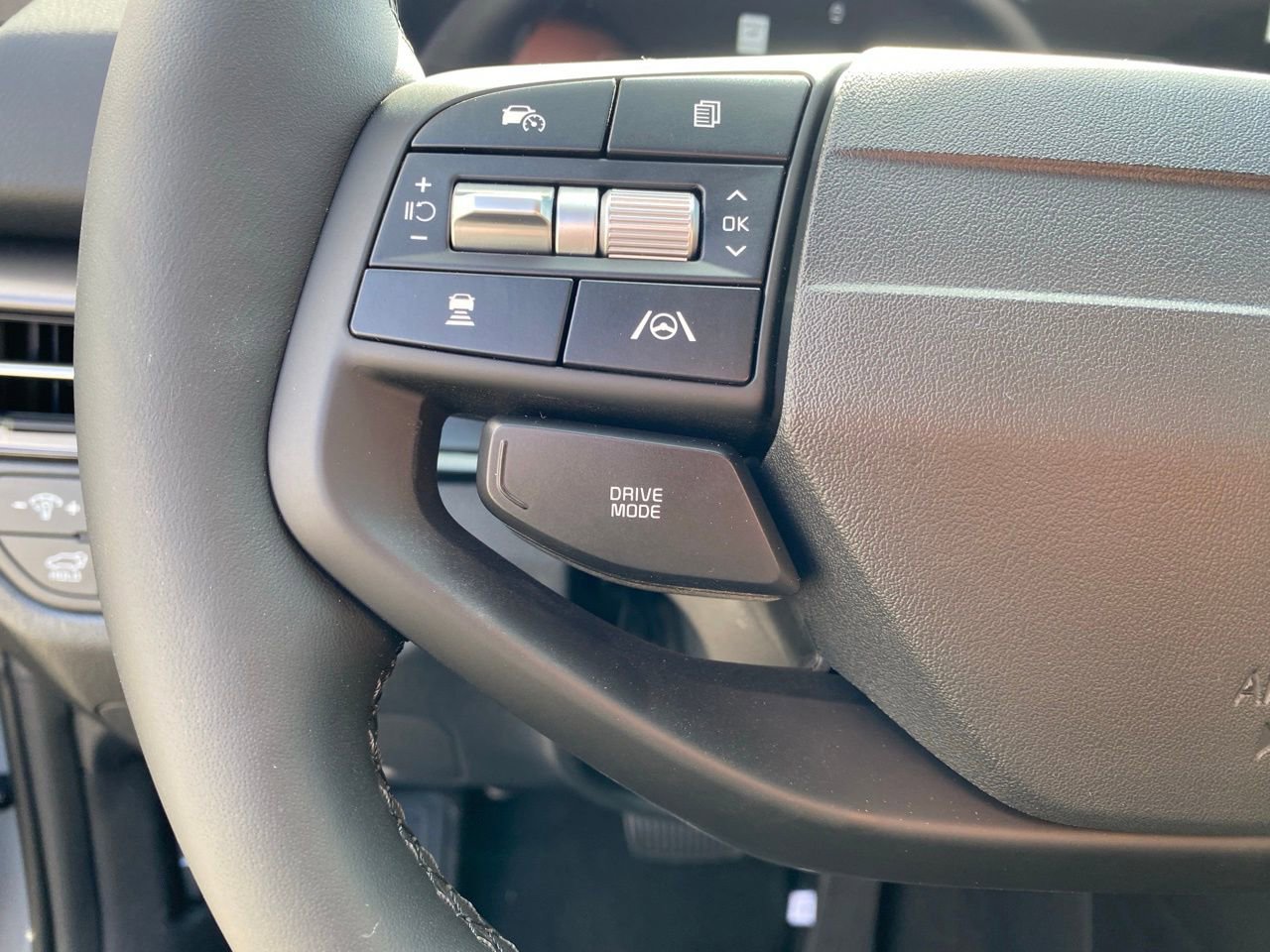 New 2026 Kia Sportage SX FWD image 15