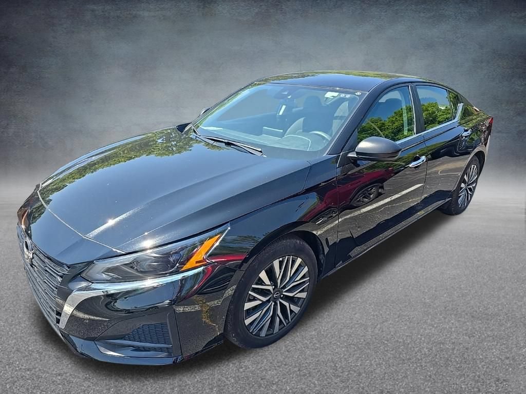 Used 2025 Nissan Altima 2.5 SV FWD image 4
