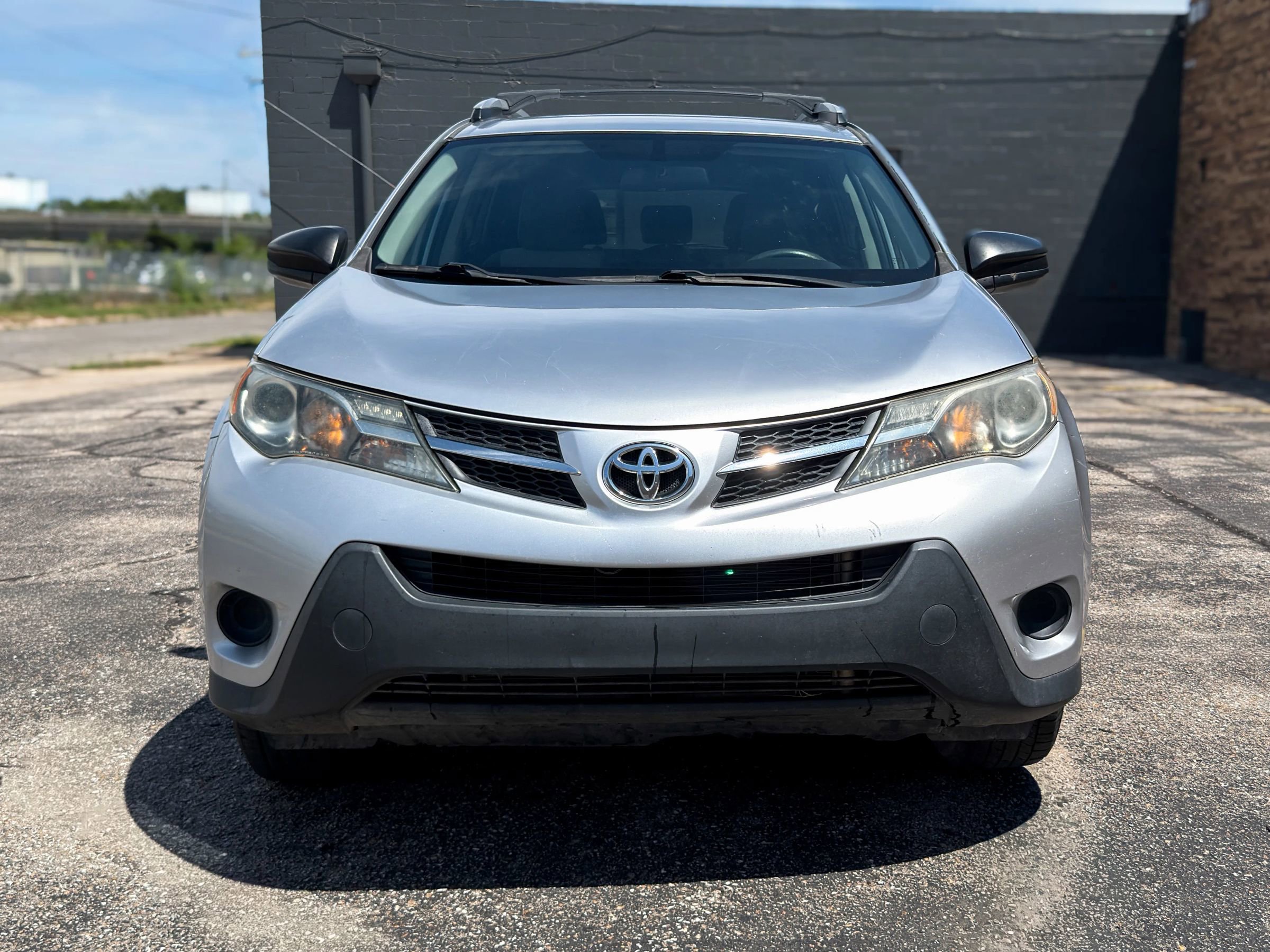 Used 2015 Toyota RAV4 LE AWD/4WD image 2