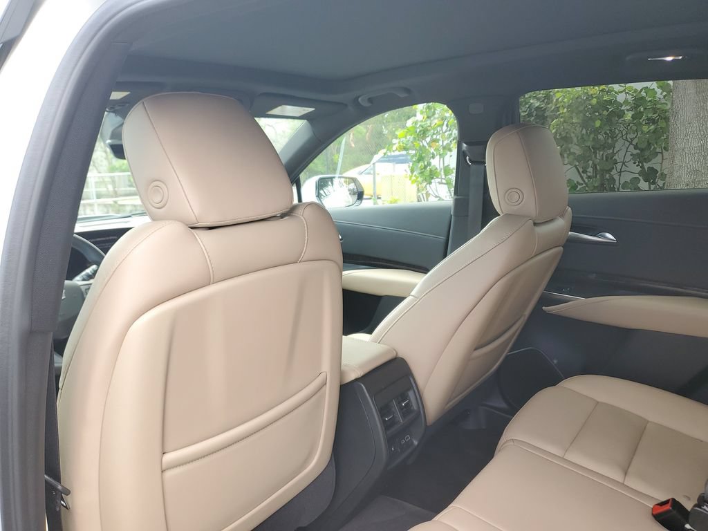 Certified 2025 Cadillac XT4 Premium Luxury w/ Technology Package FWD image 15