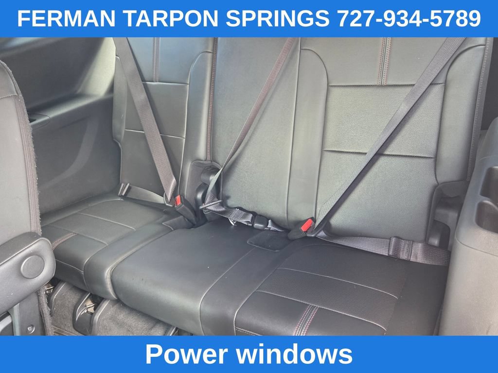 Used 2023 Chevrolet Traverse RS FWD image 17