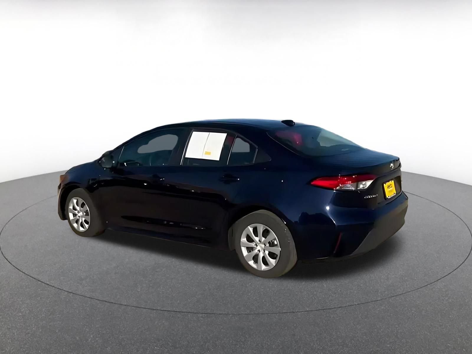 Used 2025 Toyota Corolla LE FWD image 9