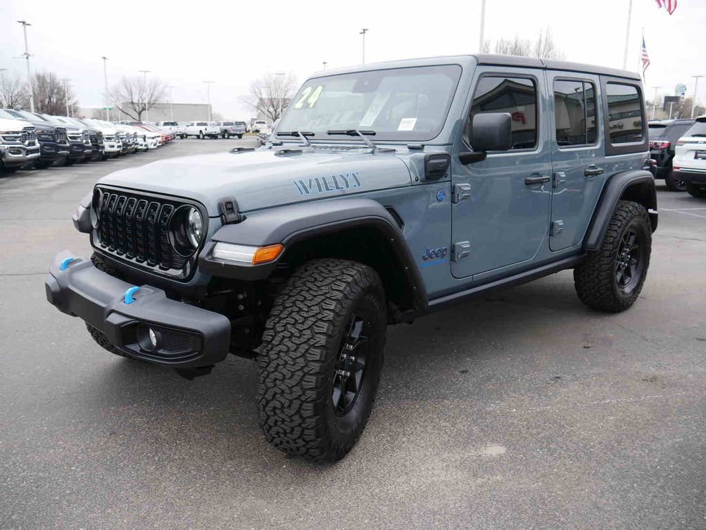 Used 2024 Jeep Wrangler Unlimited image 4