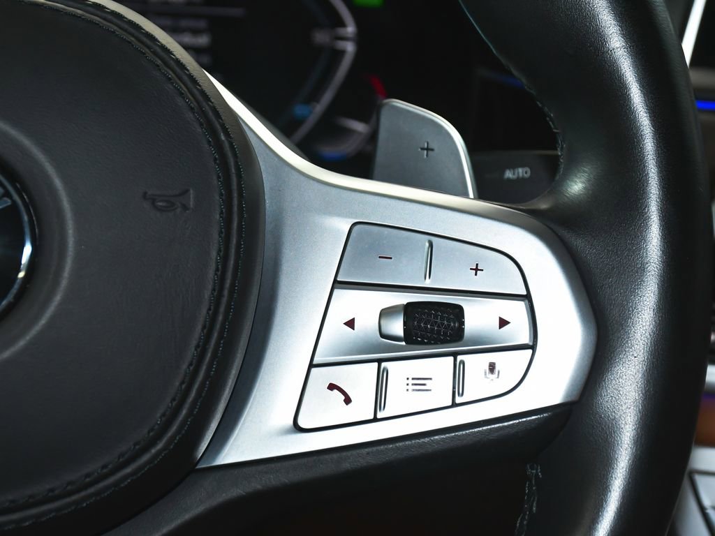 Used 2022 BMW 740i xDrive w/ M Sport Package image 47