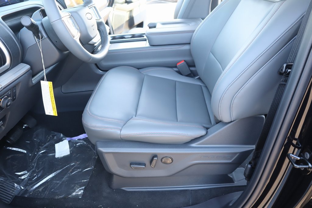 New 2025 Ford Expedition Active image 11