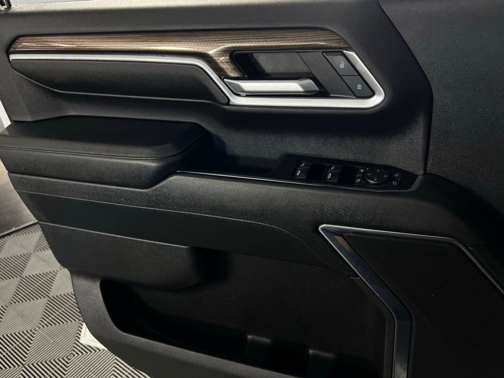 Used 2024 Chevrolet Silverado 3500 LT image 28