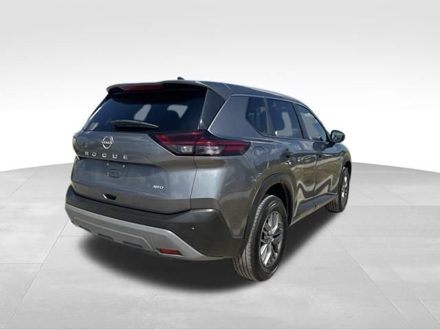 Used 2023 Nissan Rogue S AWD/4WD image 3