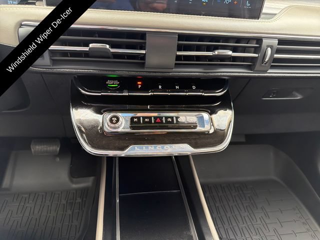 Used 2025 Lincoln Corsair AWD w/ Equipment Group 101A image 22