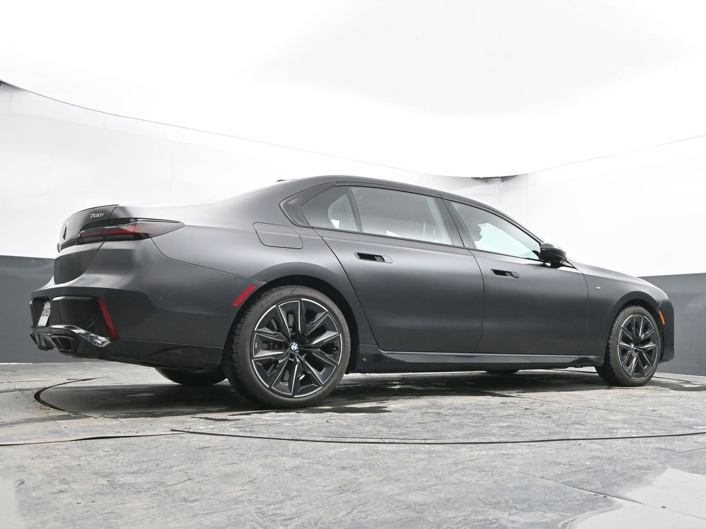 Used 2023 BMW 760i xDrive image 78