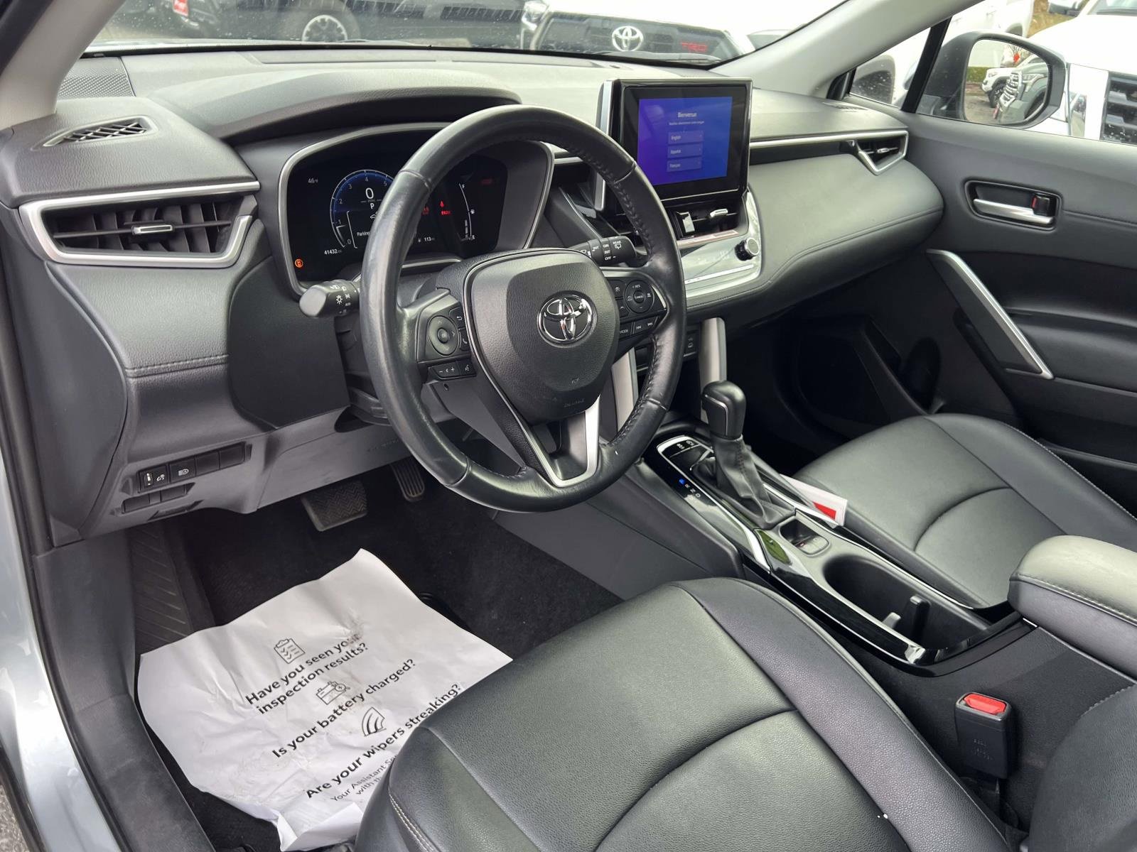 Used 2024 Toyota Corolla Cross XLE image 10
