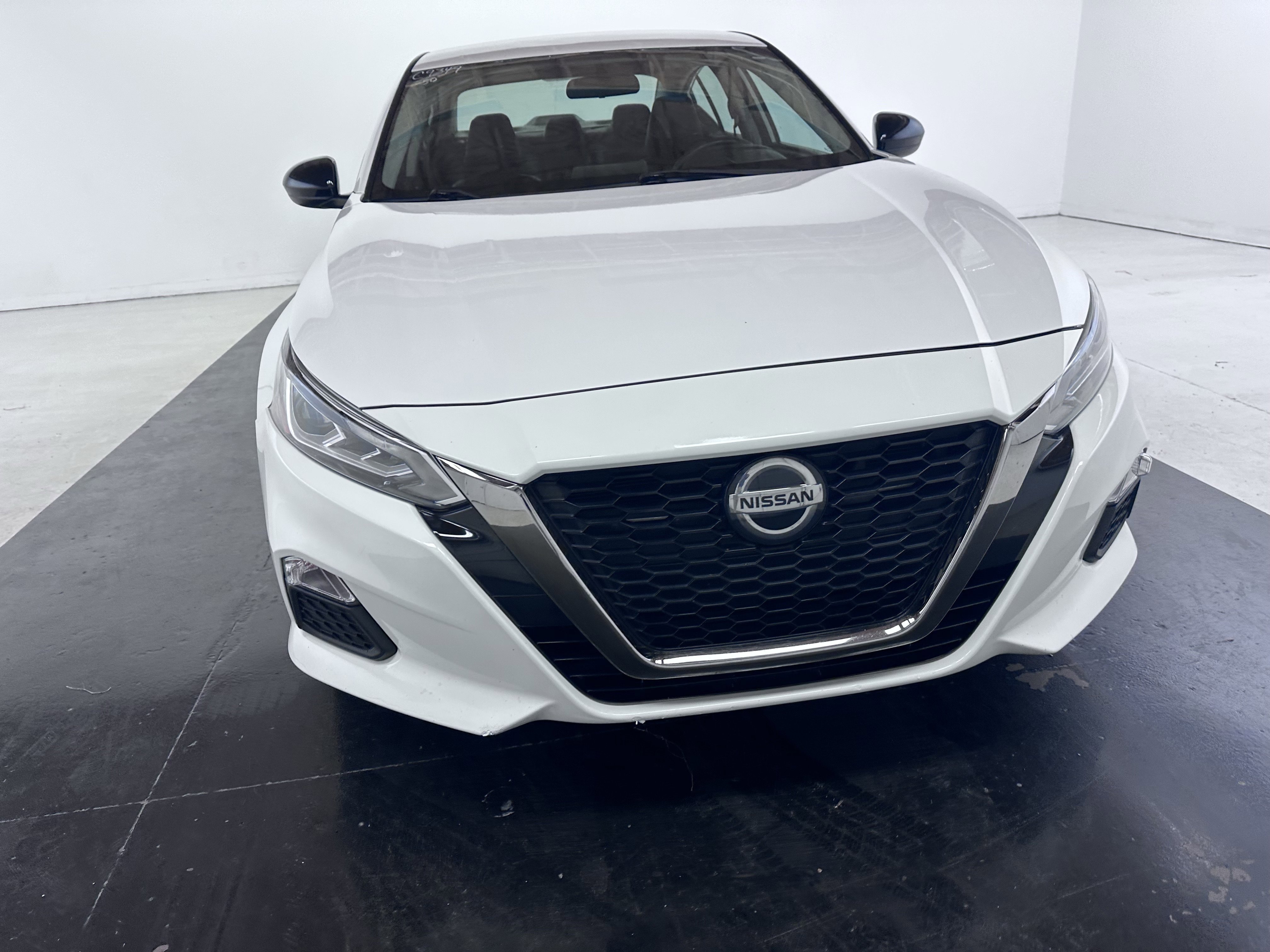 Used 2019 Nissan Altima 2.5 SR FWD image 4
