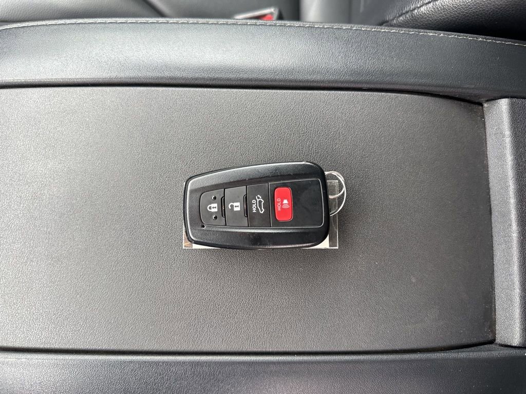 Used 2023 Toyota Highlander XLE image 44