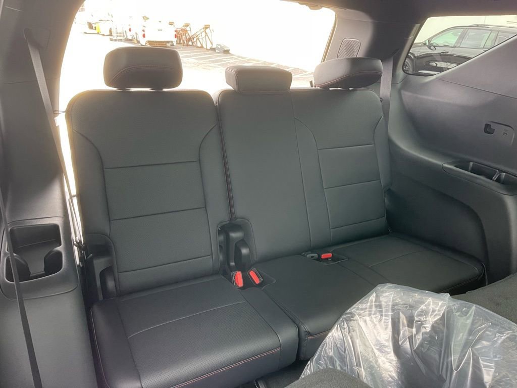 New 2026 Chevrolet Traverse RS w/ LPO, Floor Liner Package image 31