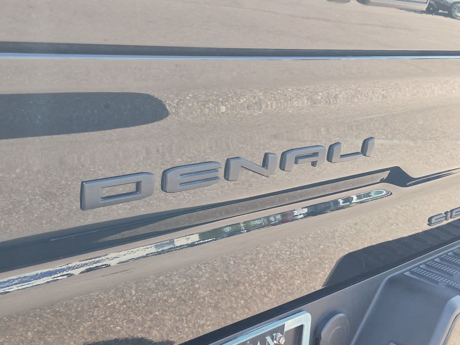 Used 2021 GMC Sierra 1500 Denali w/ Denali Ultimate Package AWD/4WD image 12