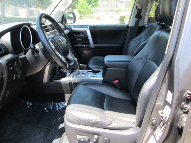 Used 2011 Toyota 4Runner Limited AWD/4WD image 7