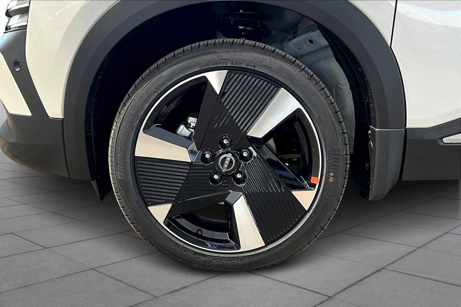 New 2026 Nissan Kicks SR w/ SR Premium Package AWD/4WD image 9
