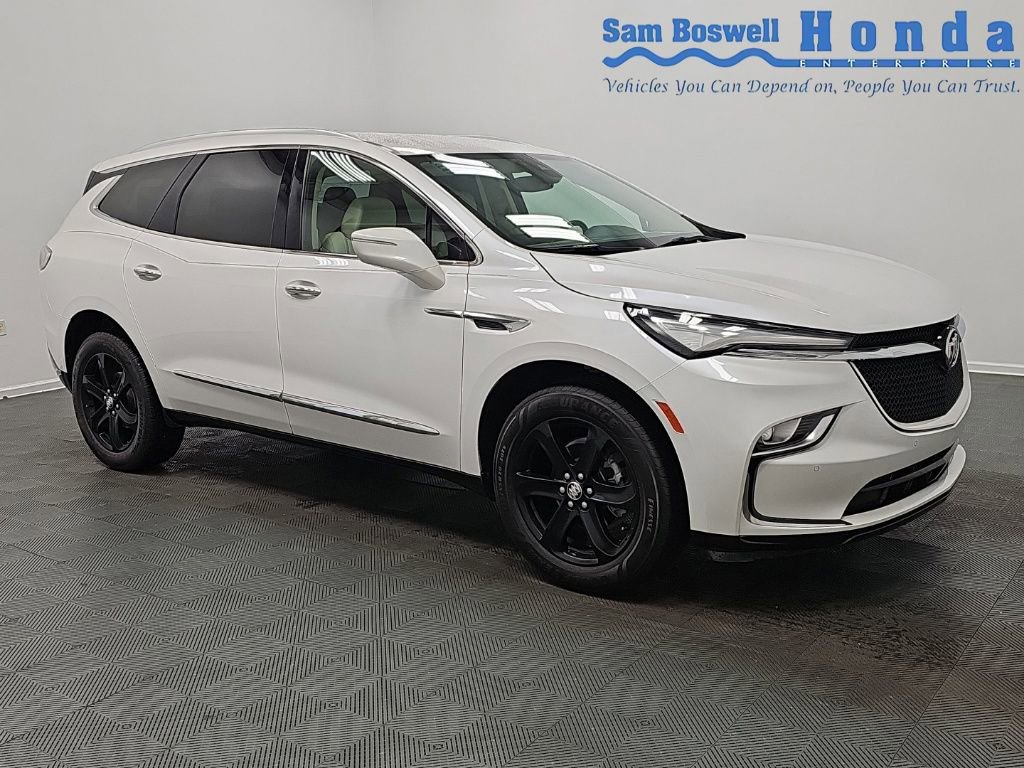 Used 2023 Buick Enclave Essence w/ Sport Touring Edition FWD image 1