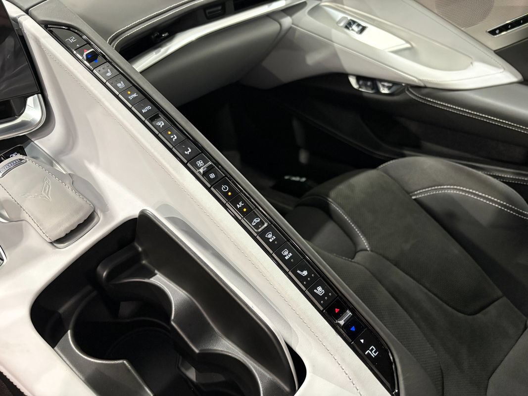 Used 2023 Chevrolet Corvette Stingray Premium Cpe w/ Battery Protection Package RWD image 29