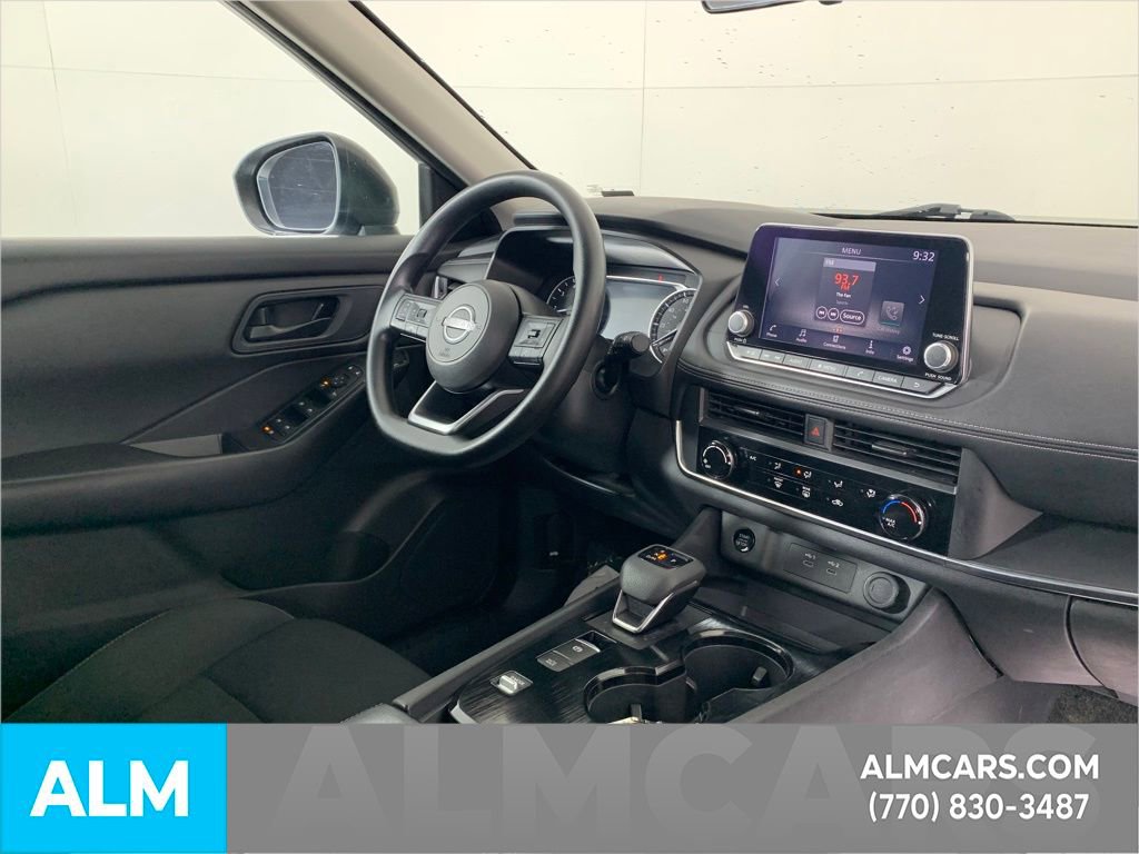 Used 2024 Nissan Rogue S image 32