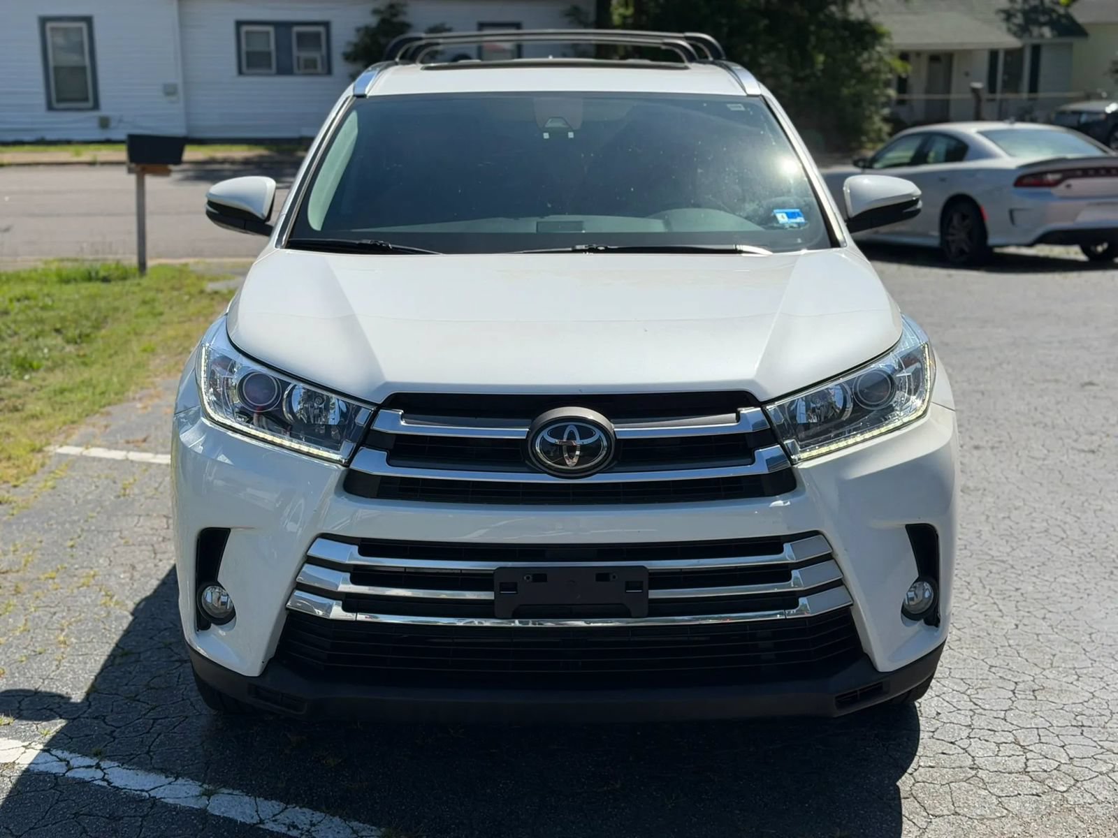 Used 2018 Toyota Highlander Limited AWD/4WD image 2