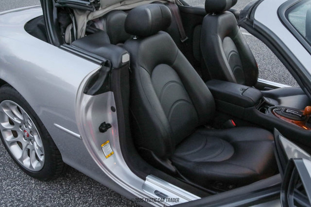 Used 2001 Jaguar XK8 Convertible image 47