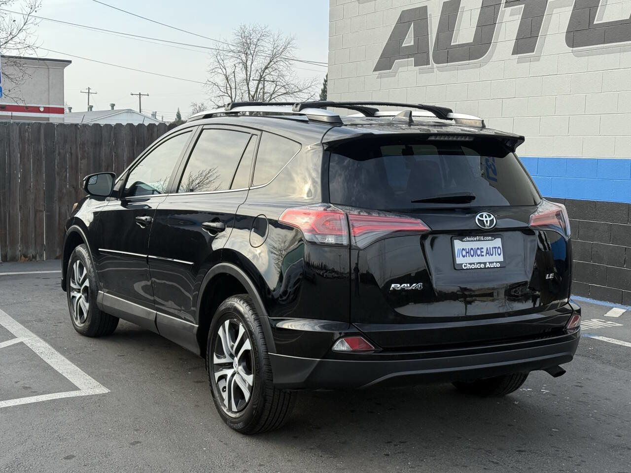 Used 2016 Toyota RAV4 LE FWD image 3