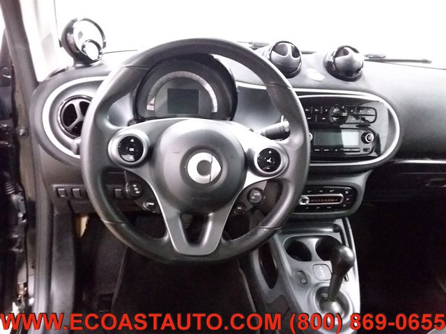 Used 2016 smart fortwo passion image 11