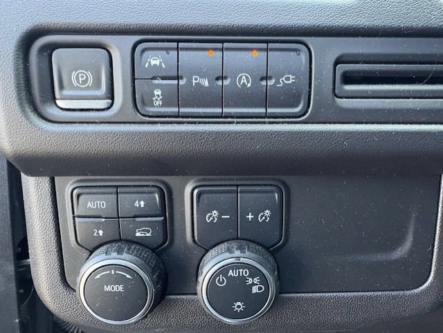 Used 2021 Chevrolet Tahoe RST w/ Luxury Package AWD/4WD image 13