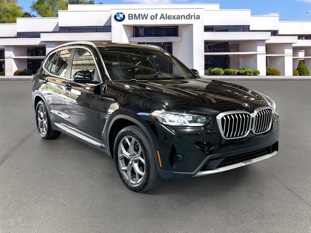 Used 2023 BMW X3 xDrive30i w/ Premium Package w/ZPA AWD/4WD image 3