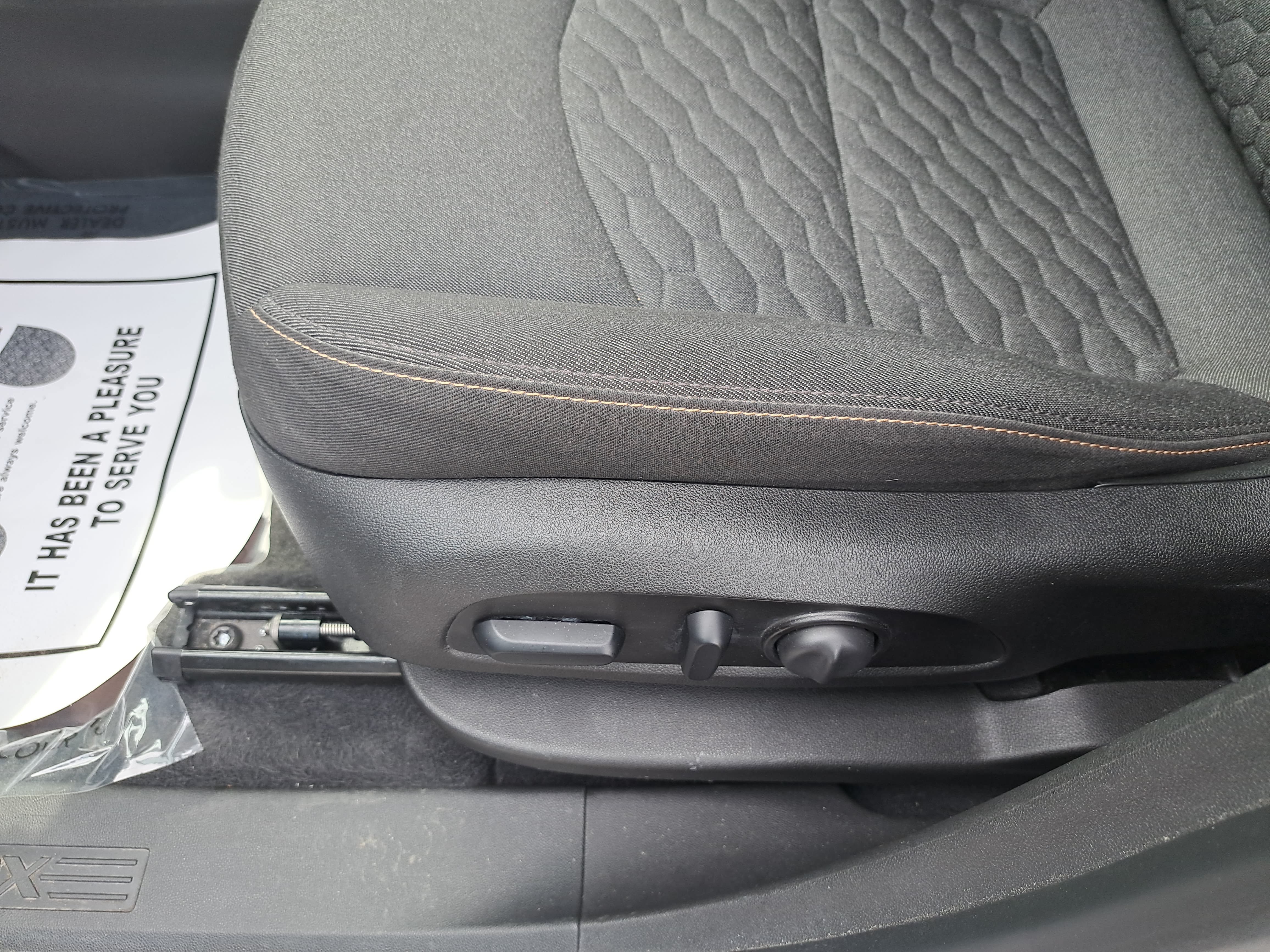 Used 2021 Chevrolet Equinox LT FWD image 28