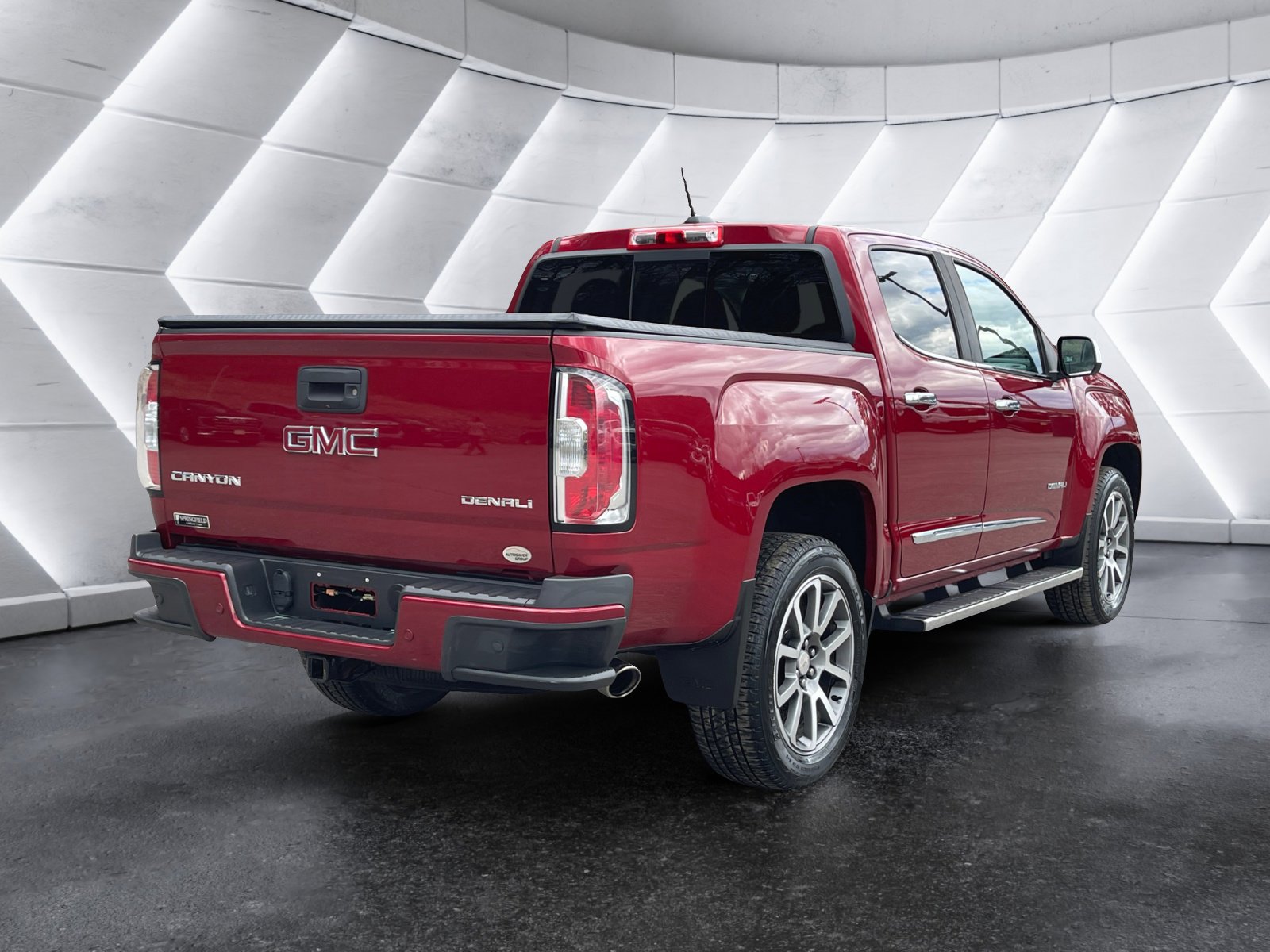 Used 2020 GMC Canyon Denali image 6