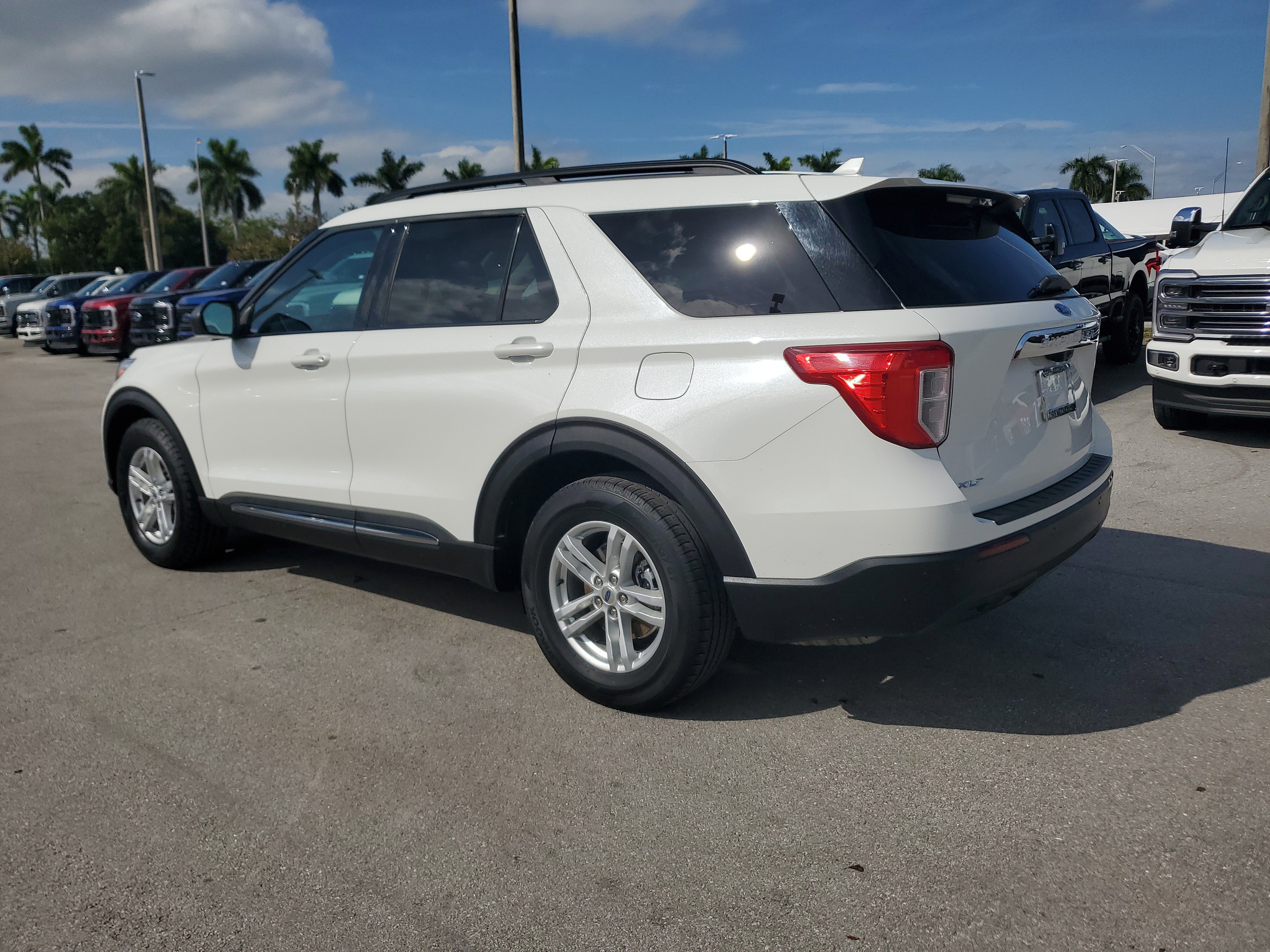 Used 2022 Ford Explorer XLT image 7