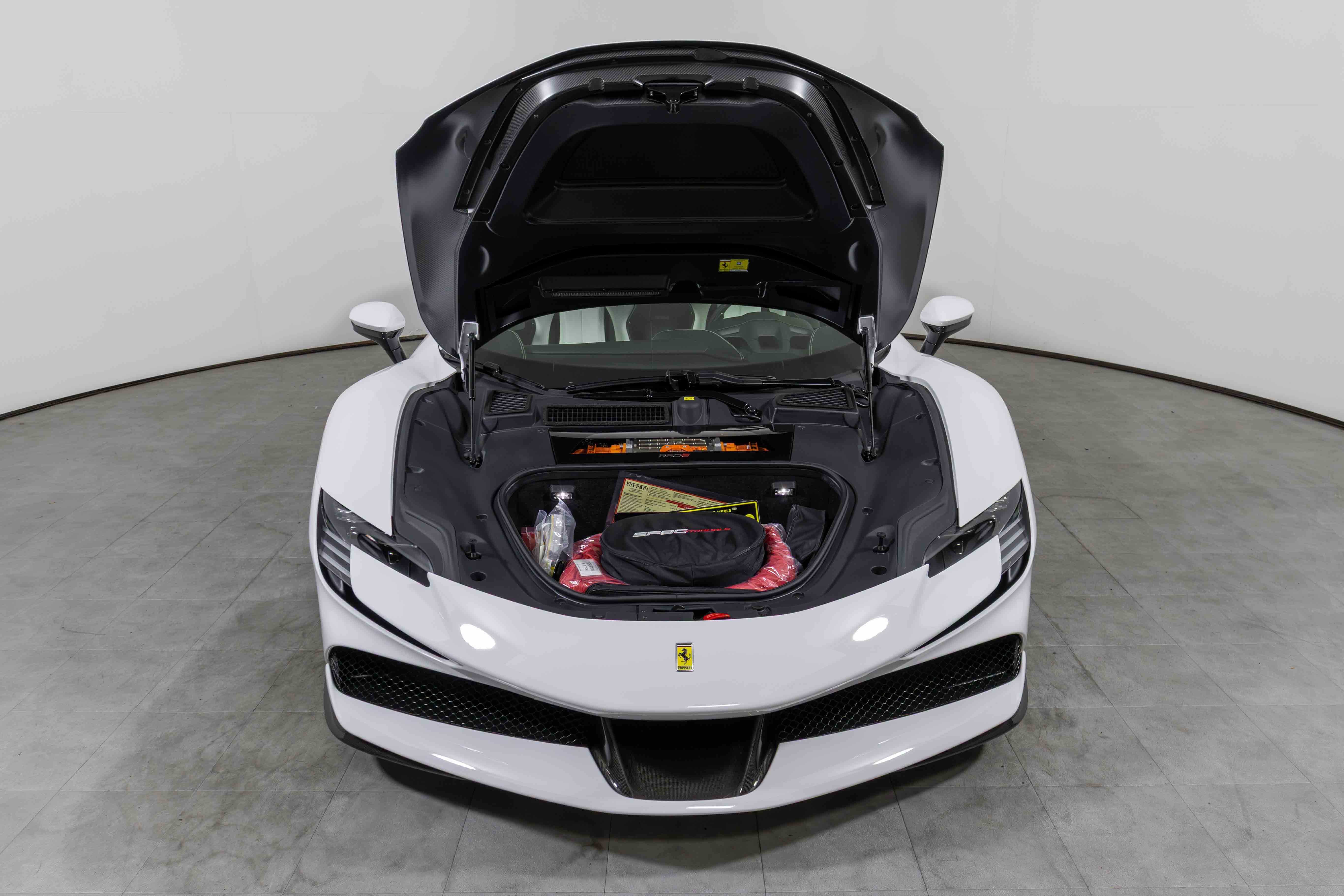 Used 2023 Ferrari SF90 Stradale image 3