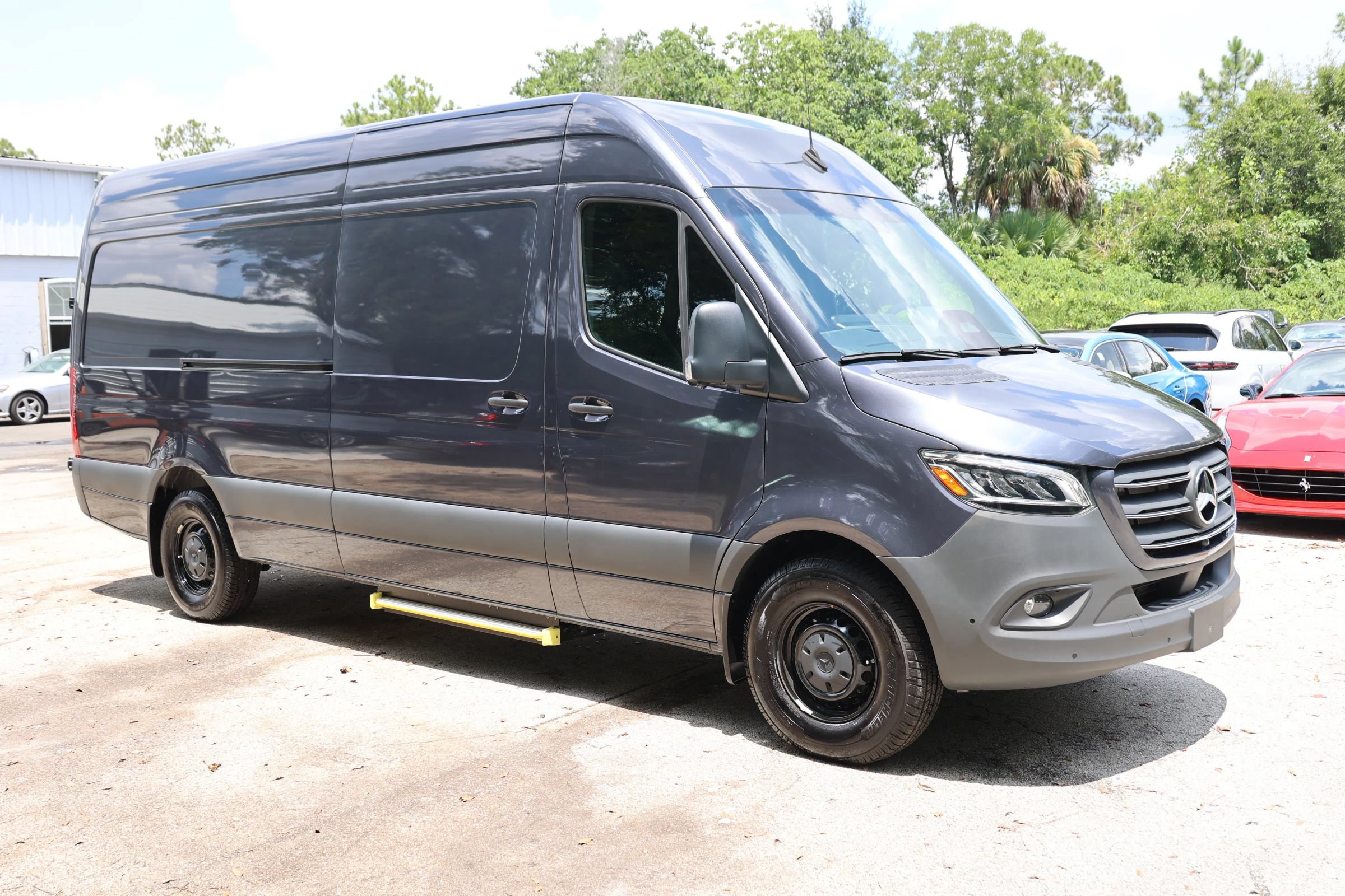 Used 2025 Mercedes-Benz Sprinter 2500 image 44