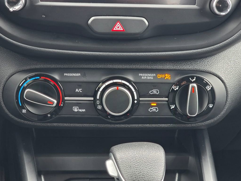 Used 2025 Kia Soul LX image 13