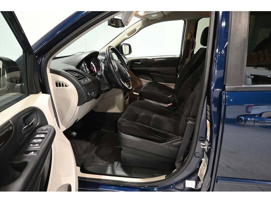 Used 2017 Dodge Grand Caravan SE w/ Power Window Group image 13