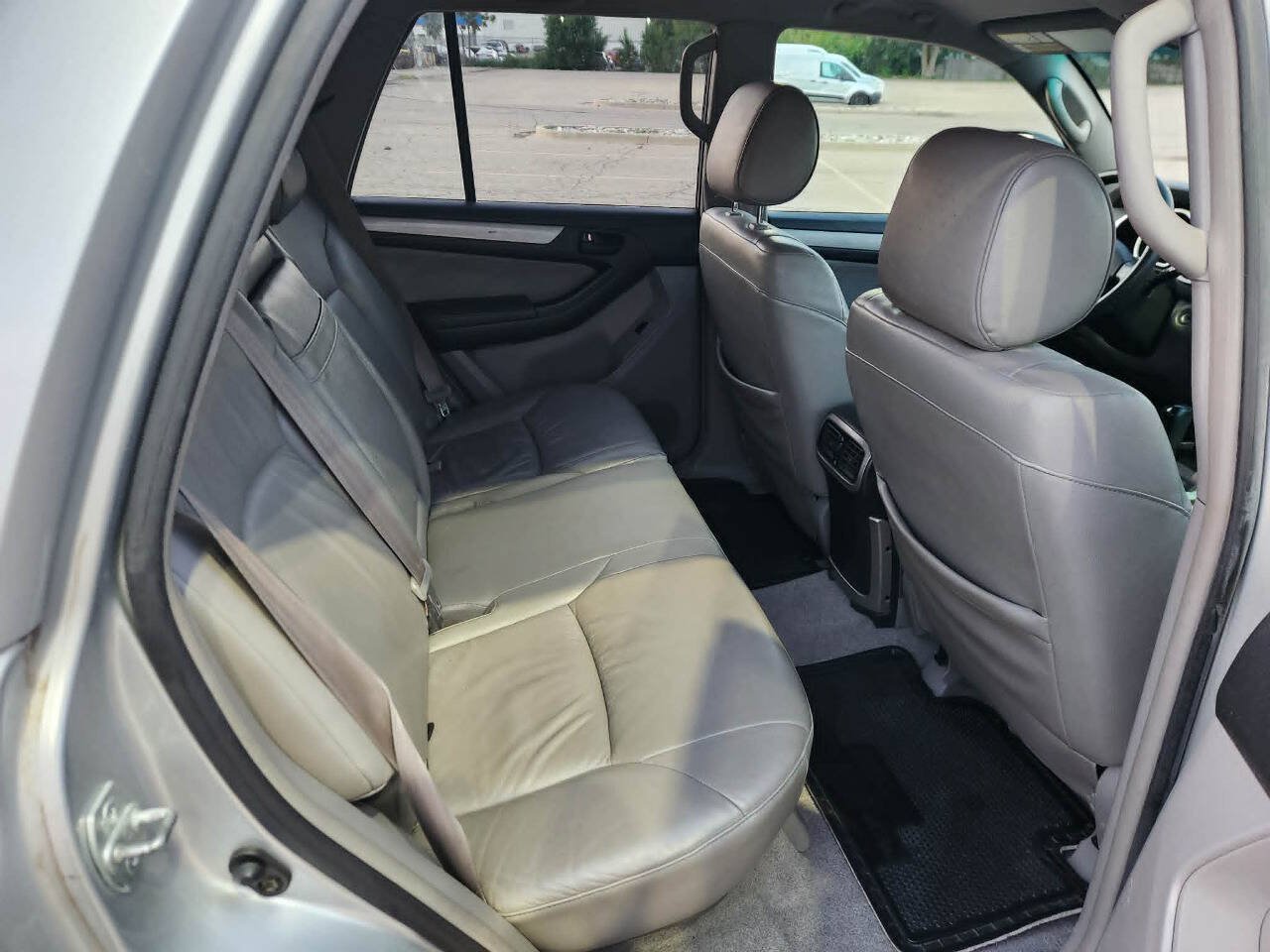 Used 2005 Toyota 4Runner SR5 AWD/4WD image 15