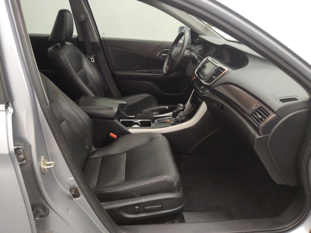 Used 2017 Honda Accord EX-L image 21