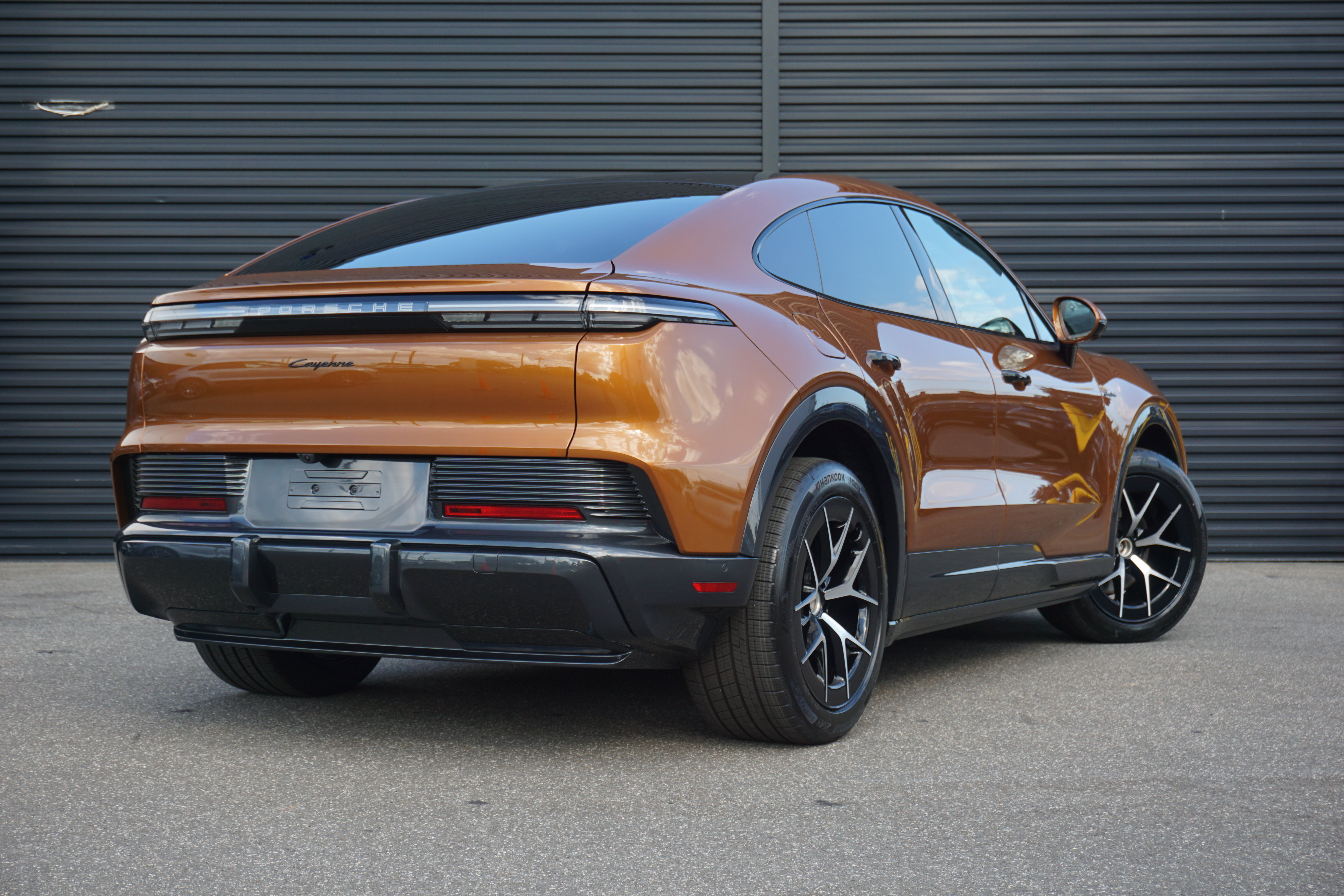 New 2026 Porsche Cayenne Electric Coupe AWD/4WD image 8