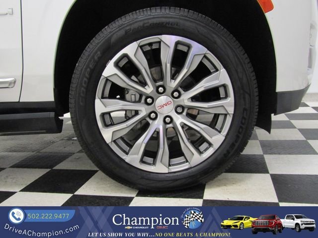 Used 2021 GMC Yukon XL Denali w/ Denali Ultimate Package AWD/4WD image 3