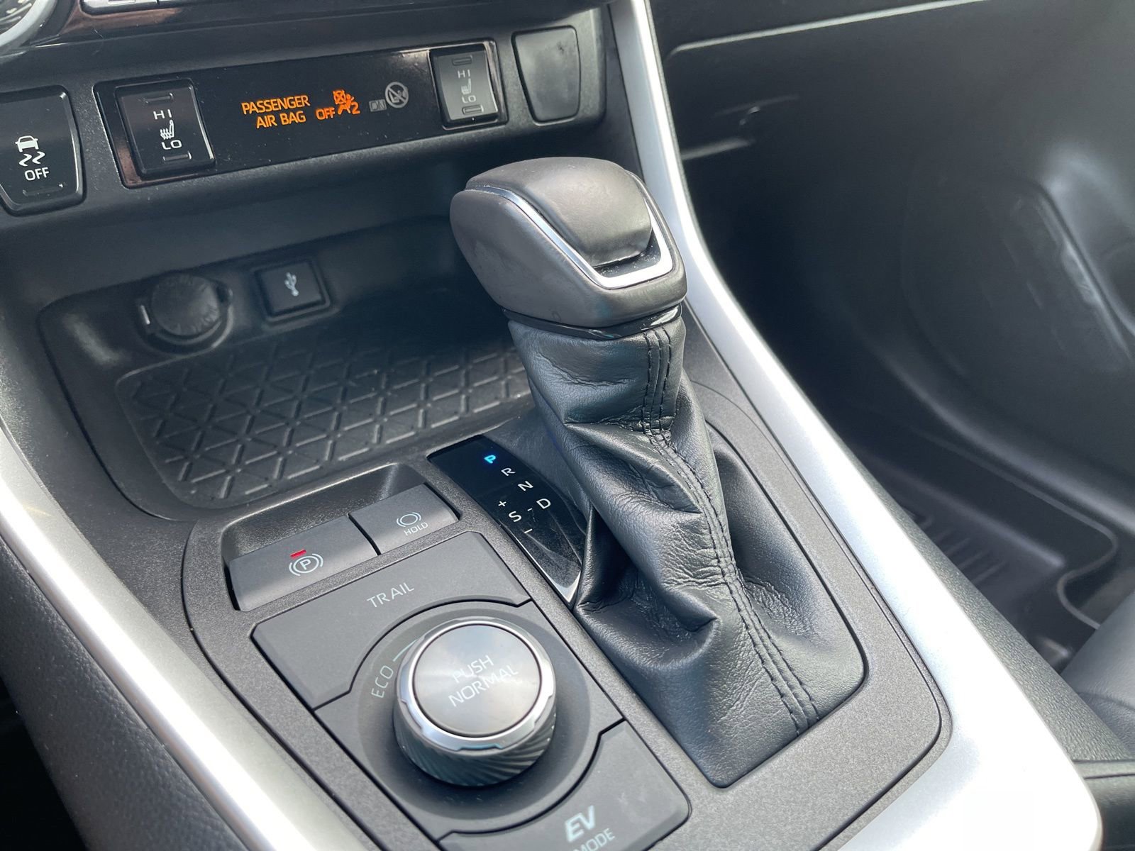 Used 2022 Toyota RAV4 XSE image 40