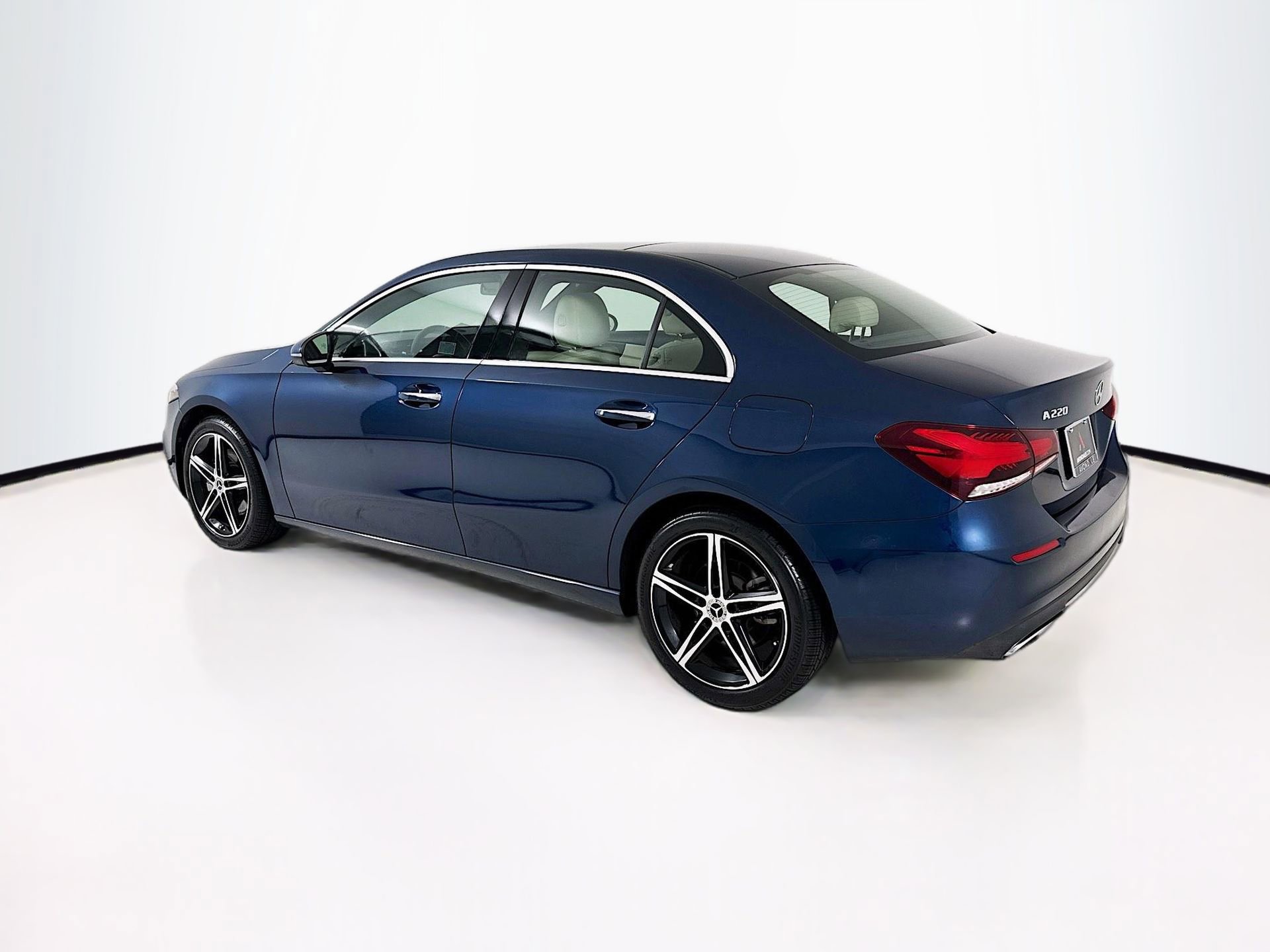 Used 2022 Mercedes-Benz A 220 image 6