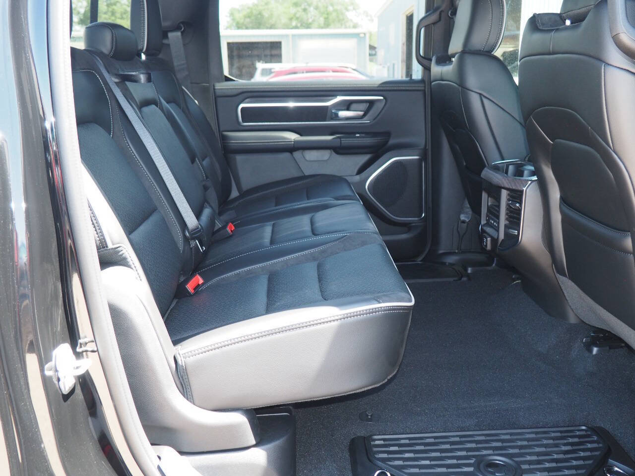 New 2026 RAM 1500 Laramie AWD/4WD image 14