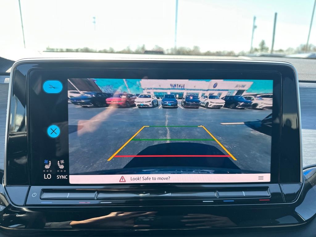 Used 2025 Volkswagen Atlas Cross Sport SE image 23